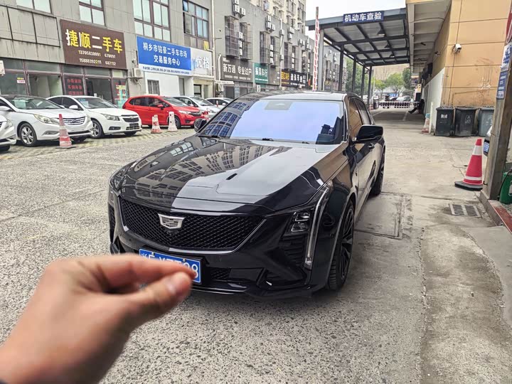 Фото 1 - Cadillac CT5