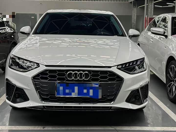 Фото 2 - Audi A4L