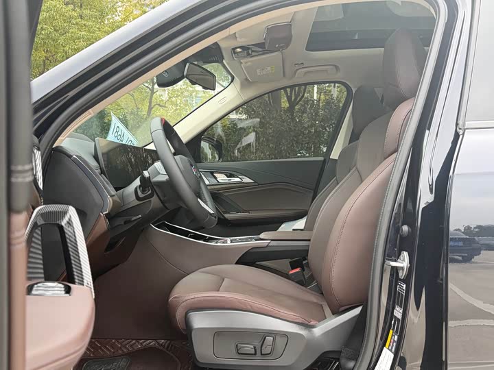 Фото 8 - BMW iX1