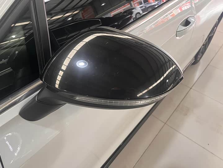 Фото 6 - Volkswagen Golf