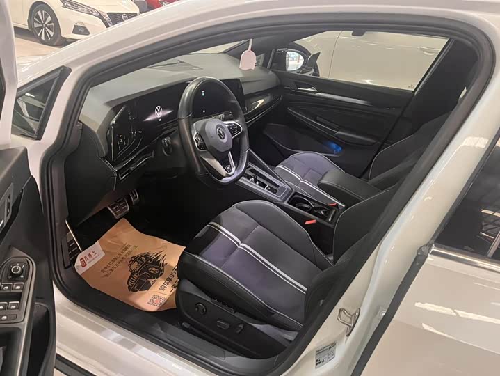 Фото 7 - Volkswagen Golf