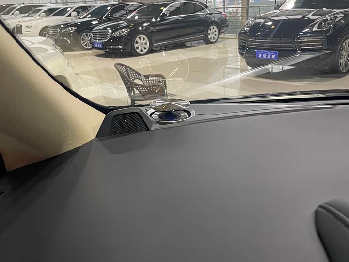 Photo 3 - Toyota Alphard