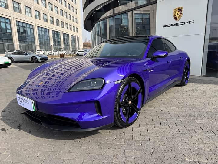 Фото 1 - Porsche Taycan