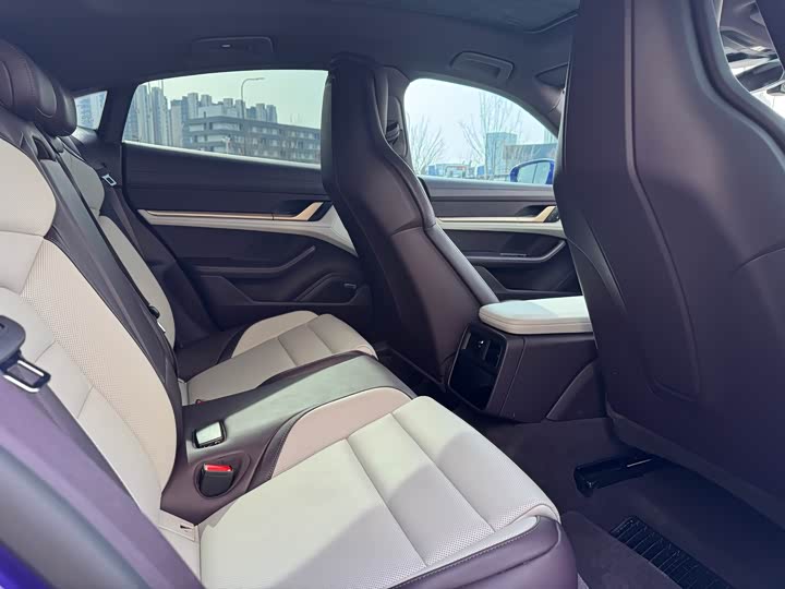 Фото 7 - Porsche Taycan