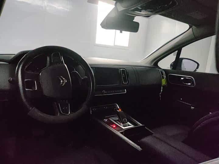 Фото 3 - Citroen C6