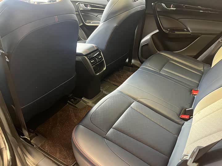 Фото 9 - Dongfeng Aeolus AX7