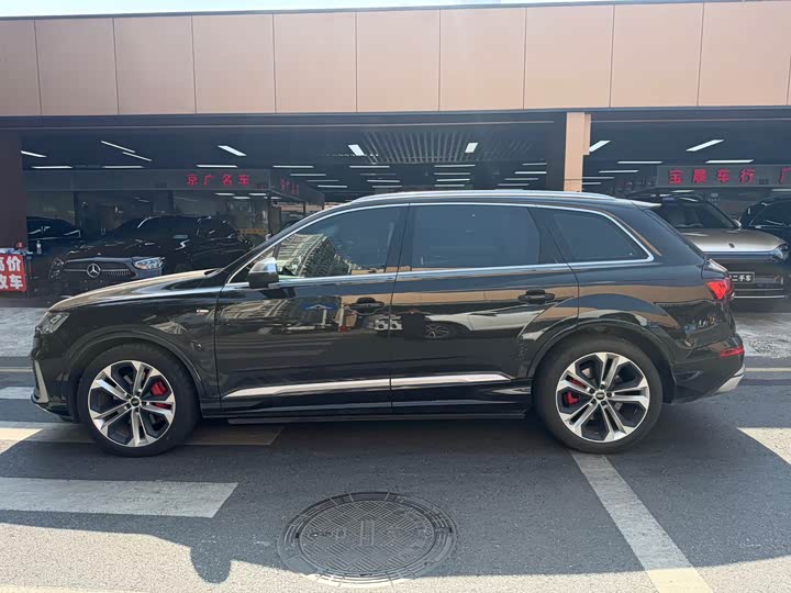 Фото 3 - Audi Q7