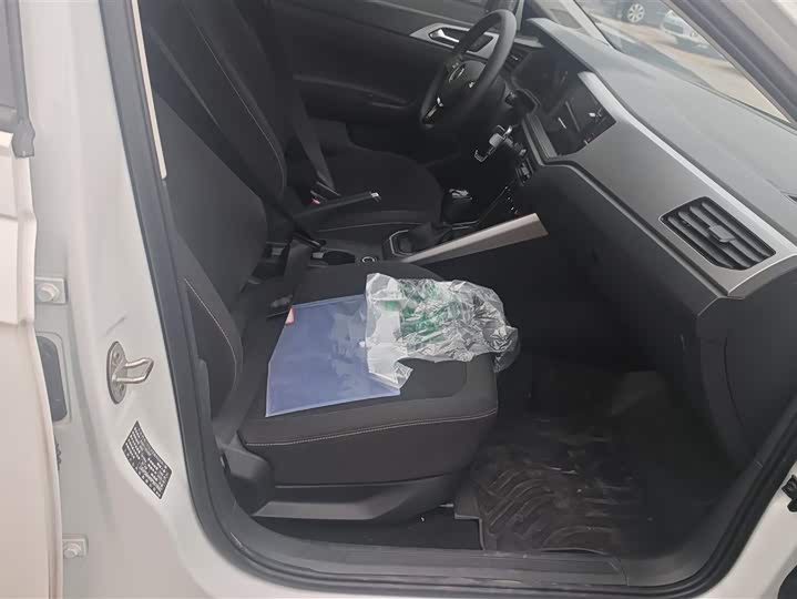 Фото 8 - Volkswagen Polo