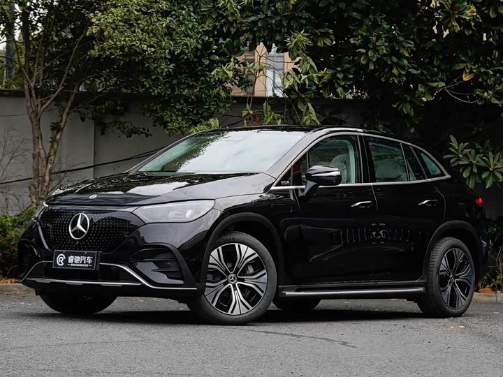 Photo 2 - Mercedes-Benz EQE SUV