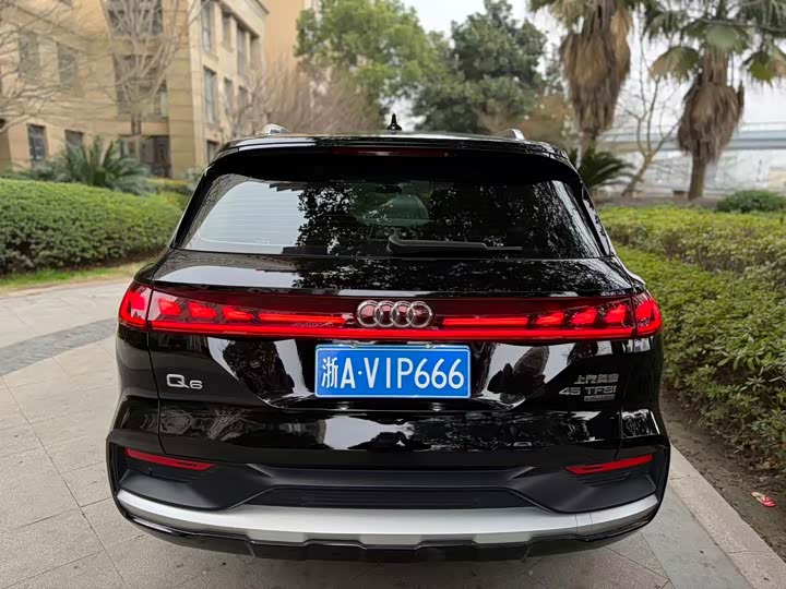 Фото 6 - Audi Q6