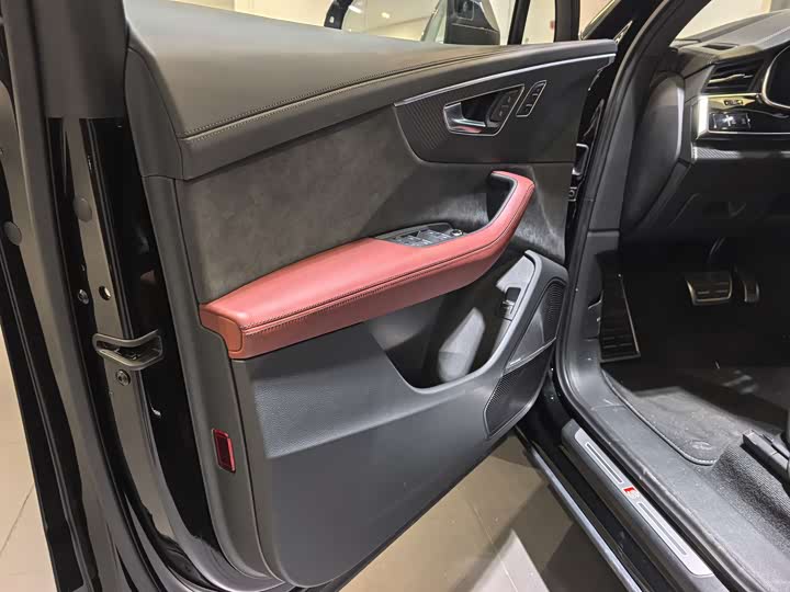 Фото 8 - Audi SQ7