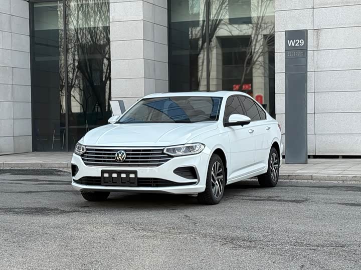 Photo 1 - Volkswagen Lavida