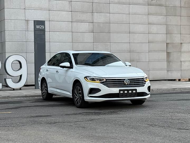 Photo 3 - Volkswagen Lavida