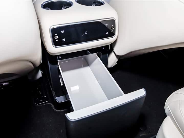 Фото 5 - LiXiang L8