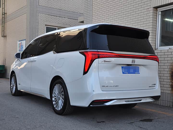 Photo 4 - Buick GL8 Century