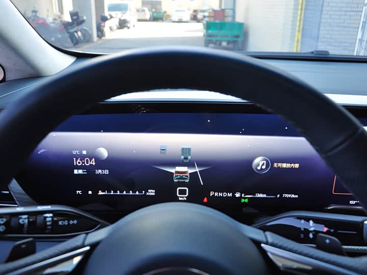 Photo 9 - Buick GL8 Century