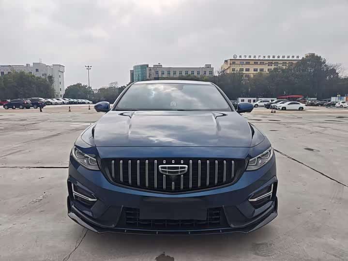 Фото 2 - Geely Preface