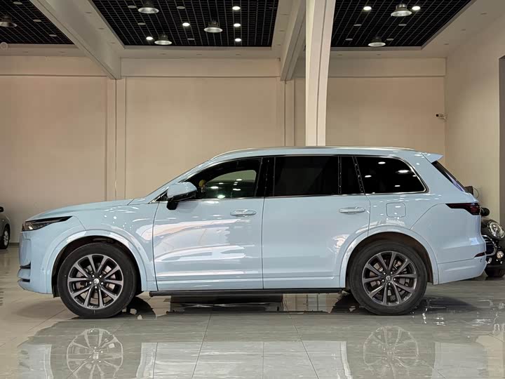 Фото 3 - LiXiang One