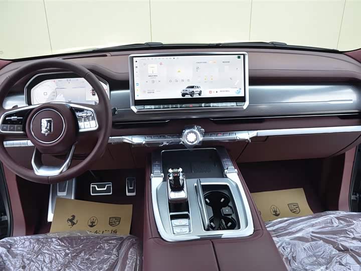 Фото 6 - Tank 700 Hybrid