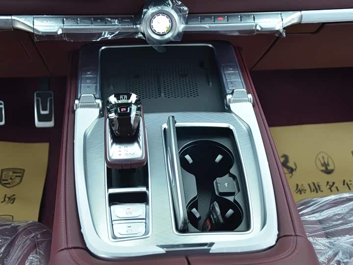 Фото 9 - Tank 700 Hybrid