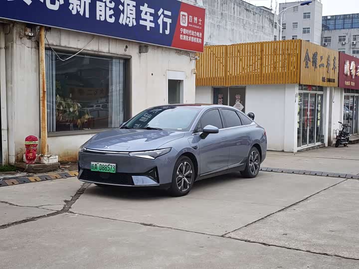 Фото 1 - XPeng P5