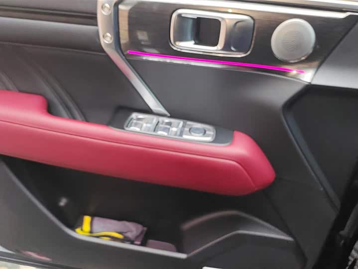 Фото 7 - Tank 400 Hybrid