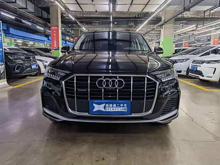 Фото 2 - Audi Q7