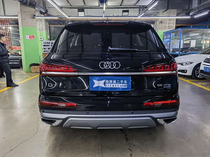 Фото 5 - Audi Q7