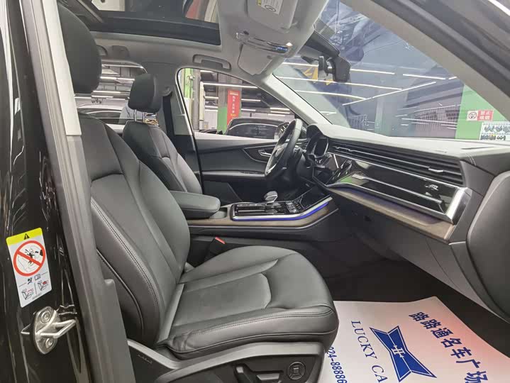 Фото 8 - Audi Q7