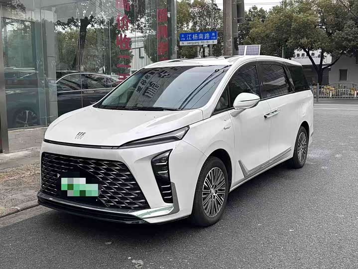 Фото 1 - Buick GL8 Hybrid