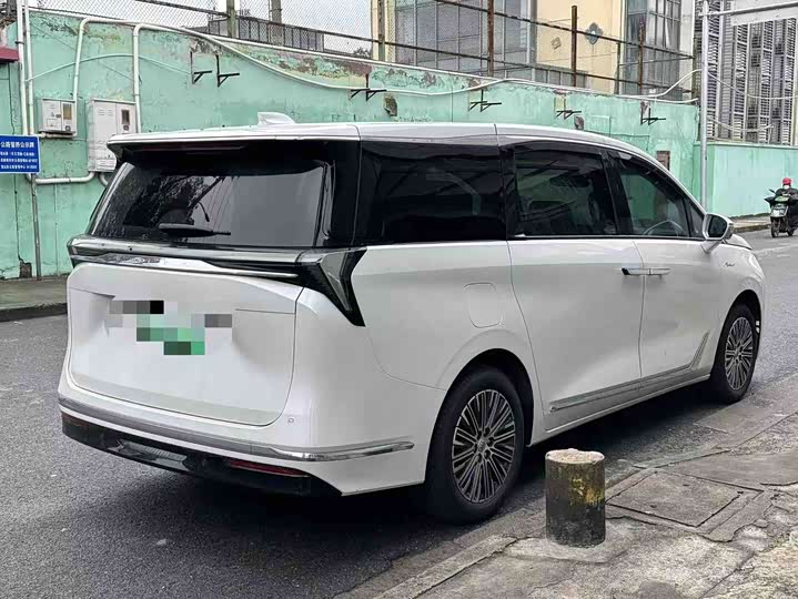 Фото 4 - Buick GL8 Hybrid