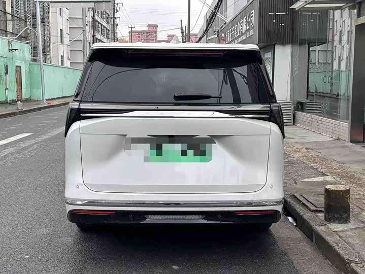 Фото 5 - Buick GL8 Hybrid