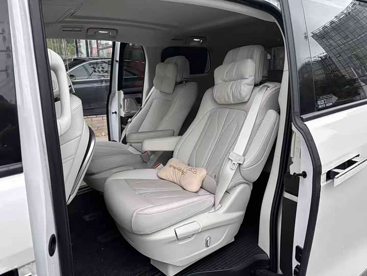 Фото 7 - Buick GL8 Hybrid