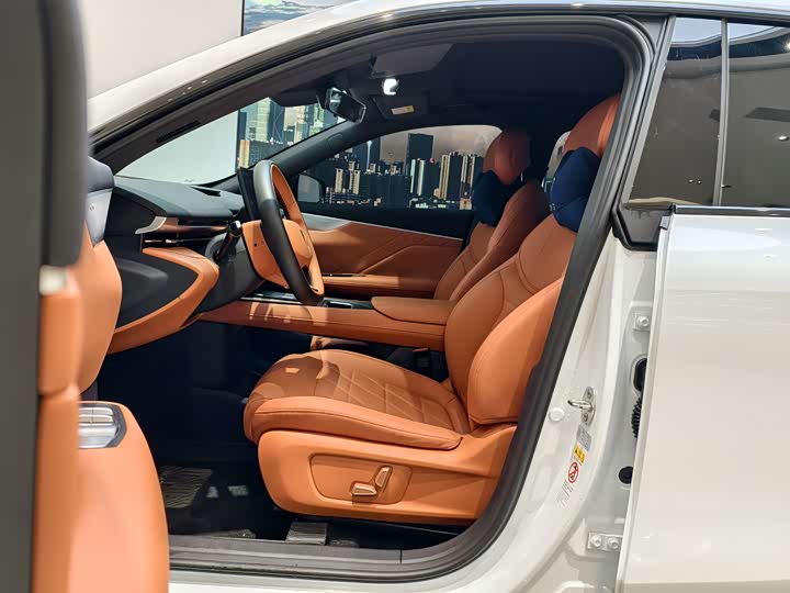 Фото 8 - Changan Deepal S05