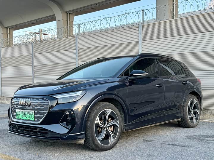 Фото 1 - Audi Q4 e-tron