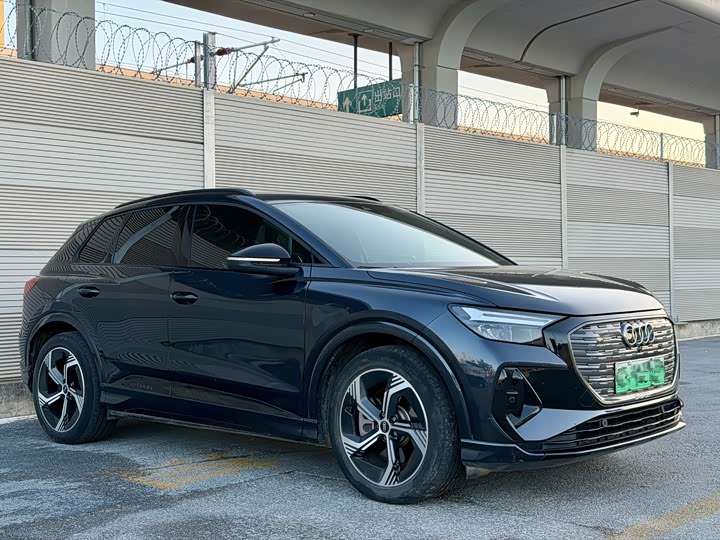 Фото 3 - Audi Q4 e-tron