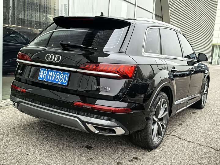 Фото 5 - Audi Q7