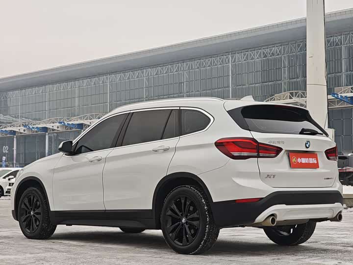 Фото 8 - BMW X1