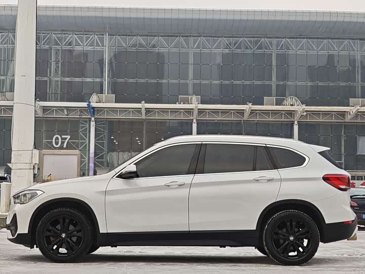 Фото 9 - BMW X1