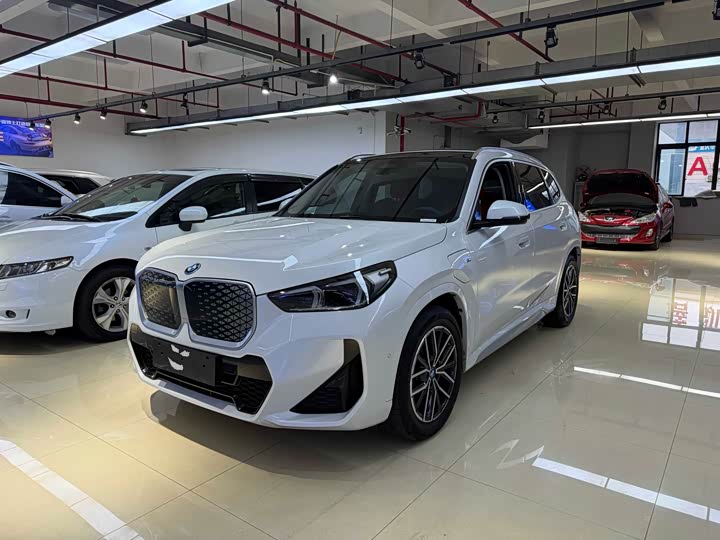 Фото 1 - BMW iX1