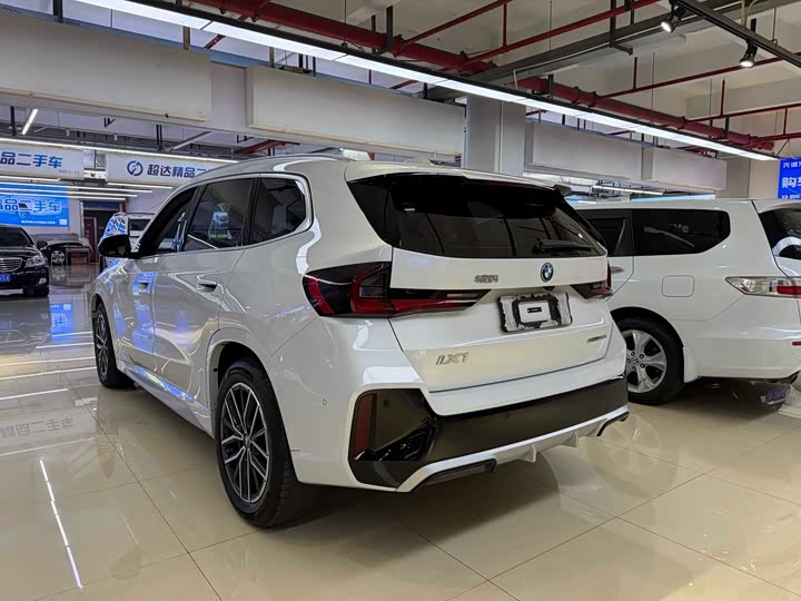 Фото 3 - BMW iX1