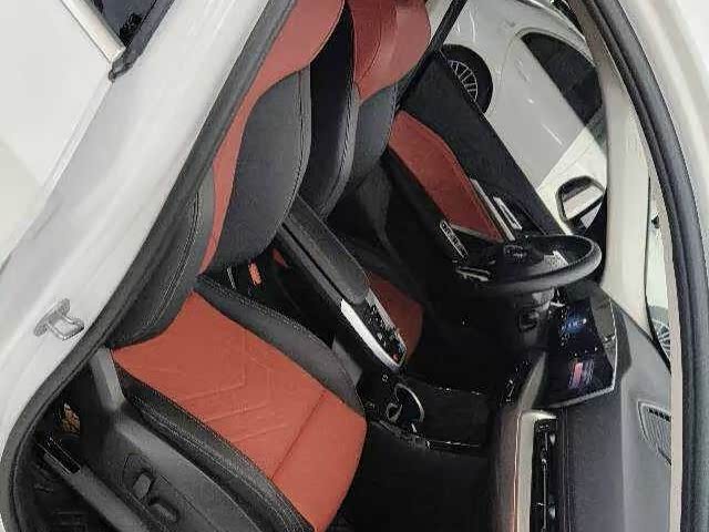 Фото 4 - BMW iX1