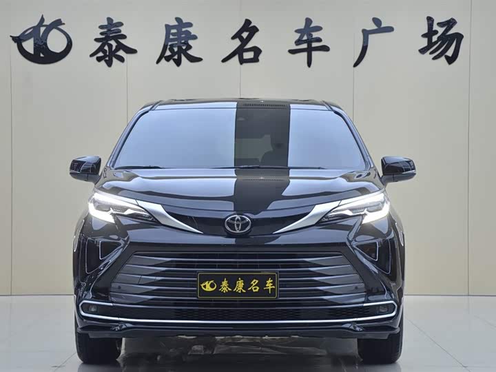 Фото 2 - Toyota Sienna