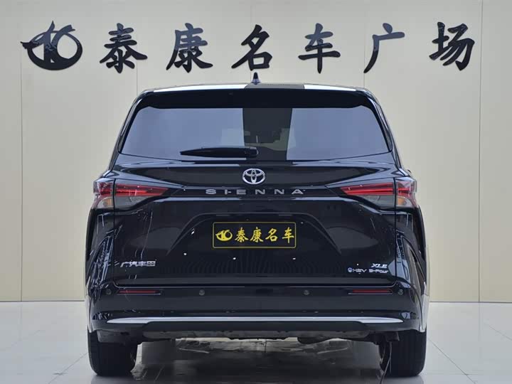 Фото 3 - Toyota Sienna