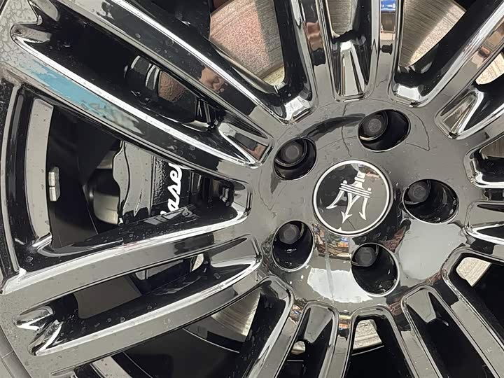 Фото 7 - Maserati Ghibli