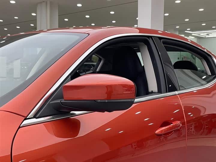 Фото 9 - Maserati Ghibli