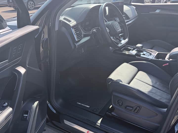 Фото 4 - Audi Q5L