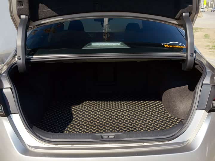 Фото 4 - Nissan Teana