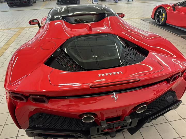 Фото 2 - Ferrari SF90