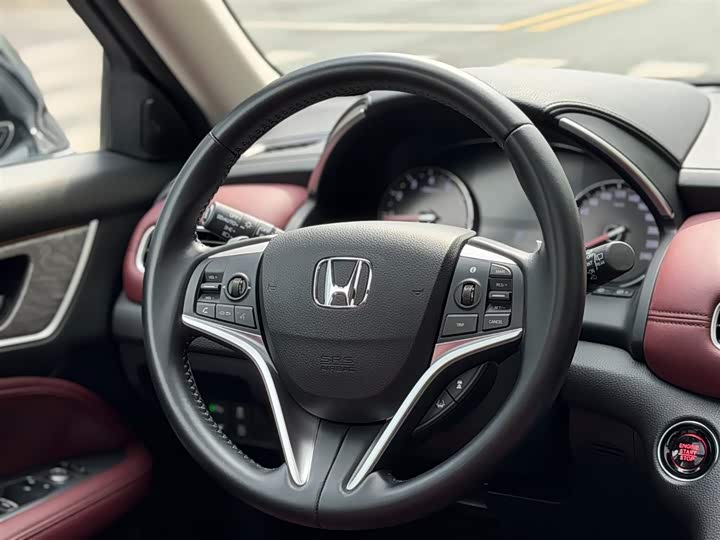 Photo 9 - Honda Avancier